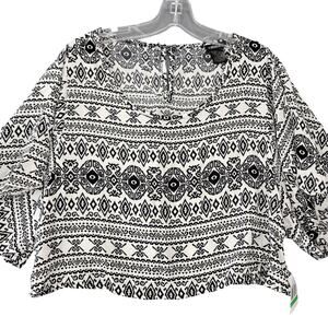 Stoosh Black White Shirt NEW Crop Tee Top Scoop Neck Short Sleeves Womens Size L